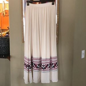 Embroidered maxi skirt NWOT